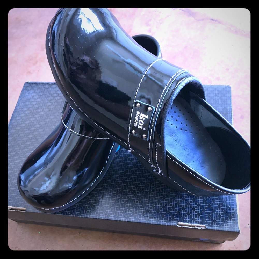 Koi Sanita Clogs